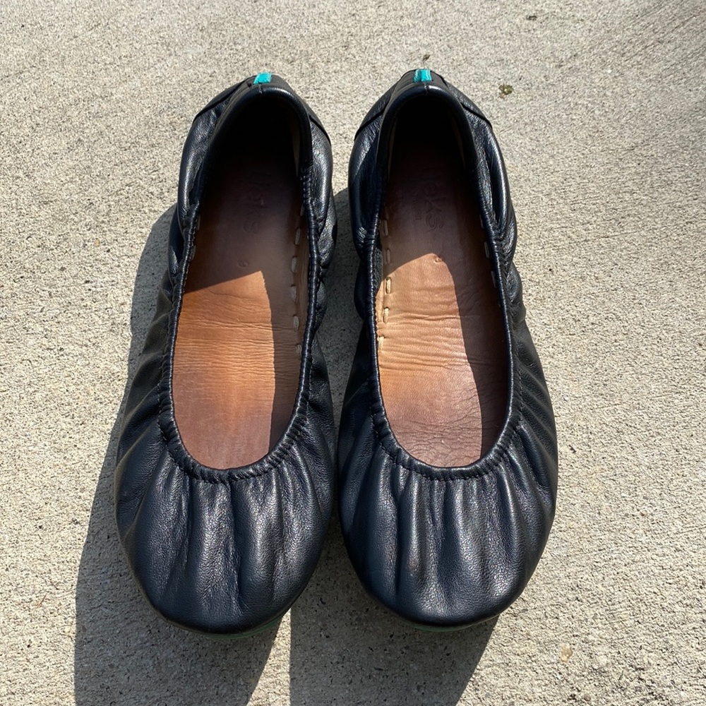 Black matte tieks. Gently worn and well taken care of.